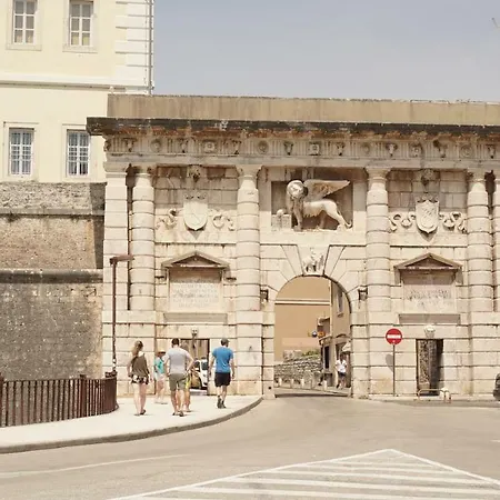 公寓 Fjaka 扎达尔