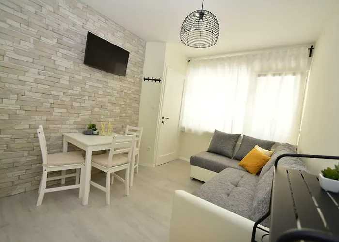 Apartament Fjaka *